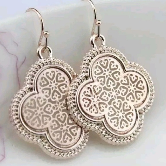 Jewelry - ⏫Bundle only Brand new! Filigree Earrings